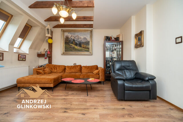 APARTAMENT DWUPOZIOMOWY – SIKORSKIEGO